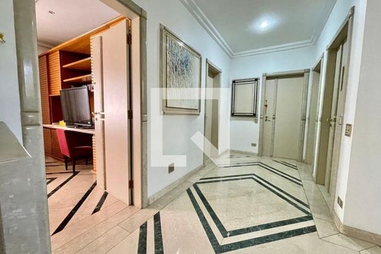 Casa para alugar com 4 quartos, 1180m² em Interlagos, São Paulo