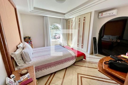 Casa para alugar com 4 quartos, 1180m² em Interlagos, São Paulo