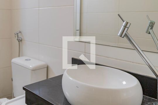 Banheiro de apartamento à venda com 3 quartos, 160m² em Sagrada Família, Belo Horizonte