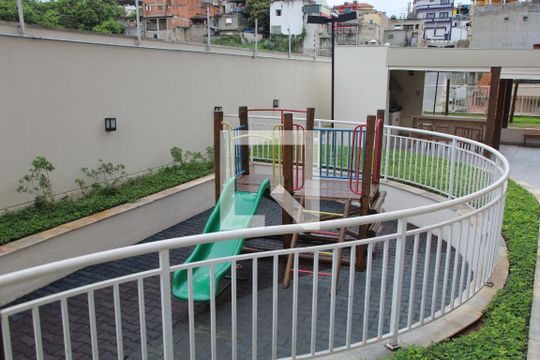 Área comum de apartamento para alugar com 2 quartos, 56m² em Jardim Roberto, Osasco