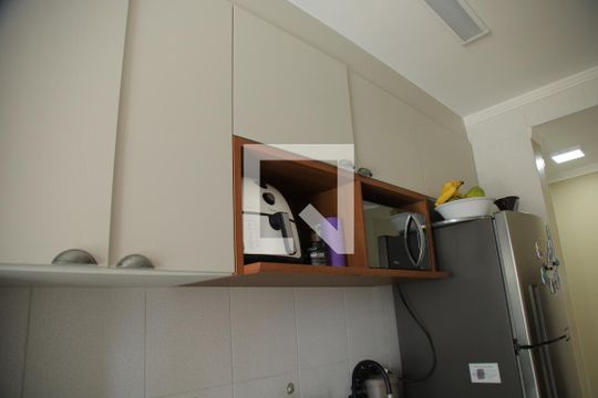 Quarto de apartamento para alugar com 2 quartos, 56m² em Jardim Roberto, Osasco