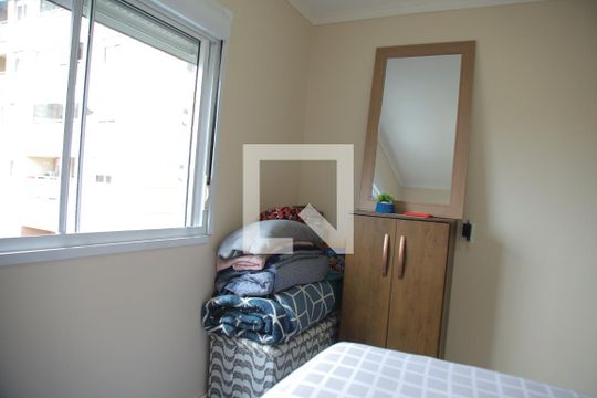 Quarto de apartamento para alugar com 2 quartos, 56m² em Jardim Roberto, Osasco