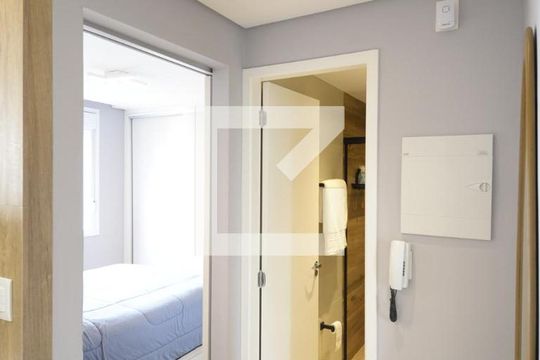 Corredor de apartamento para alugar com 1 quarto, 33m² em Vila Mariana, São Paulo