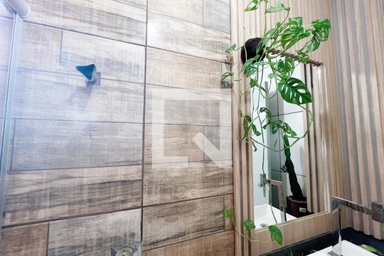 Banheiro de apartamento à venda com 1 quarto, 46m² em Vila Itapura, Campinas