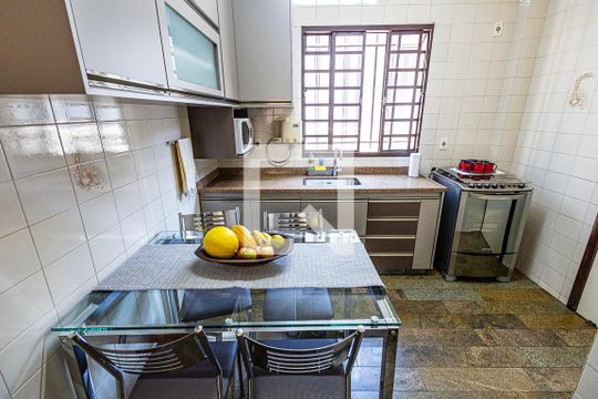 Cozinha de apartamento à venda com 4 quartos, 150m² em Dona Clara, Belo Horizonte