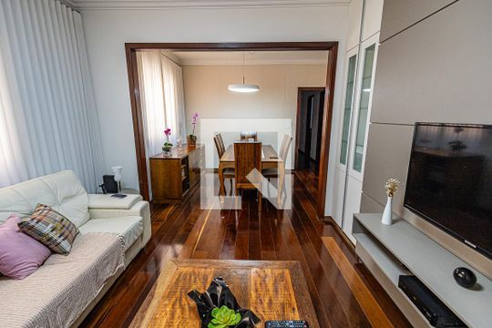 Sala / 2 ambientes de apartamento à venda com 4 quartos, 150m² em Dona Clara, Belo Horizonte