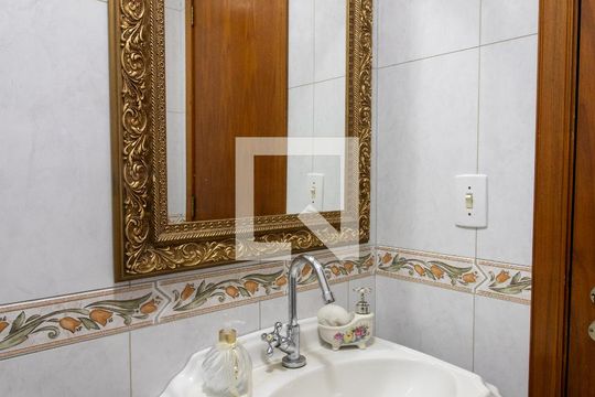 Lavabo da Sala de casa à venda com 4 quartos, 247m² em Sarandi, Porto Alegre