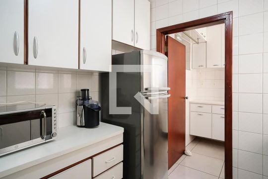 Cozinha de apartamento para alugar com 3 quartos, 90m² em Osvaldo Cruz, São Caetano do Sul