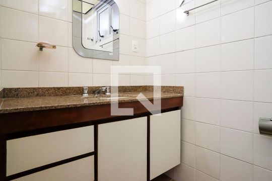 Banheiro  de apartamento para alugar com 3 quartos, 90m² em Osvaldo Cruz, São Caetano do Sul