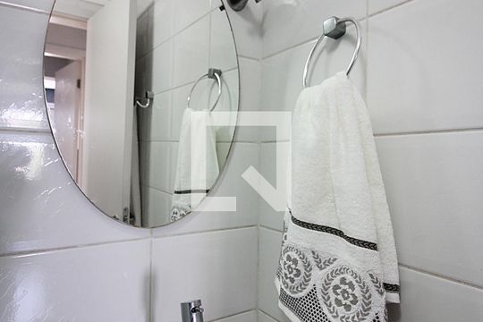 Banheiro Social de apartamento para alugar com 2 quartos, 55m² em Baeta Neves, São Bernardo do Campo
