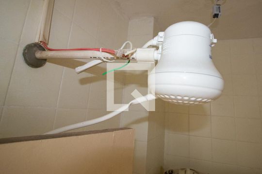 Banheiro de Serviço de apartamento à venda com 2 quartos, 85m² em Copacabana, Rio de Janeiro