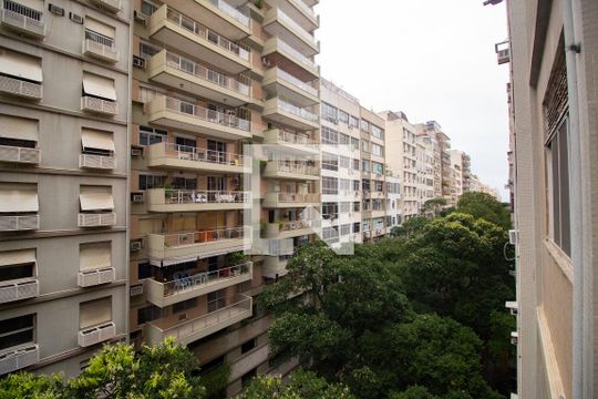 Vista do Quarto 1 de apartamento à venda com 2 quartos, 85m² em Copacabana, Rio de Janeiro