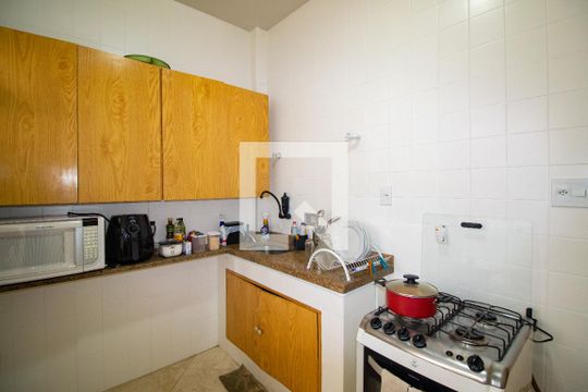 Cozinha de apartamento à venda com 2 quartos, 85m² em Copacabana, Rio de Janeiro