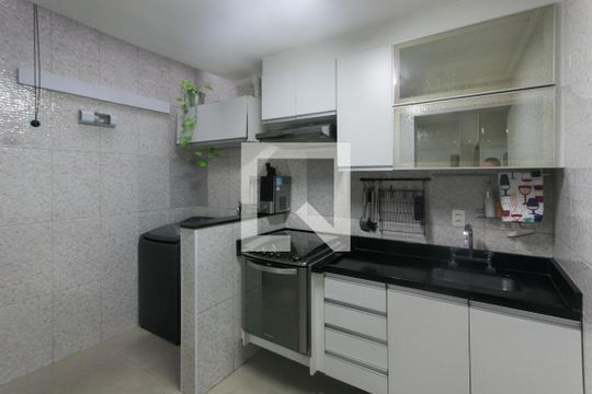 Cozinha e Área de Serviço de casa à venda com 2 quartos, 80m² em Vila Gumercindo, São Paulo