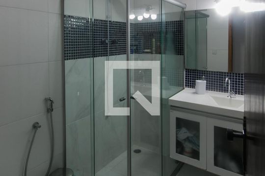Banheiro de casa à venda com 2 quartos, 80m² em Vila Gumercindo, São Paulo