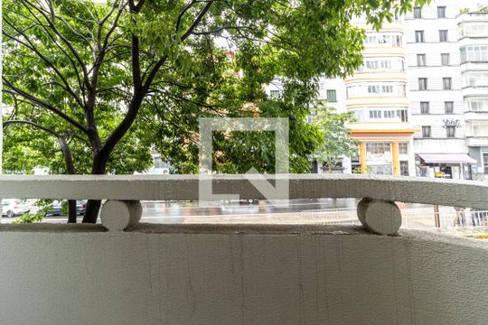 Varanda de kitnet/studio para alugar com 1 quarto, 28m² em Santa Cecilia, São Paulo