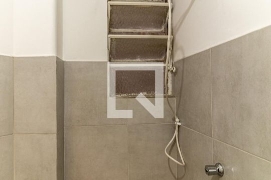 Banheiro - Chuveiro de kitnet/studio para alugar com 1 quarto, 28m² em Santa Cecilia, São Paulo