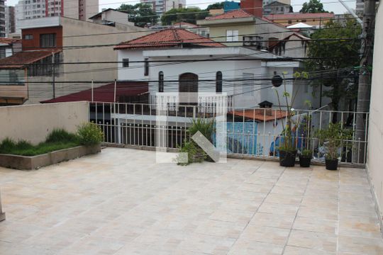 Quintal de casa para alugar com 2 quartos, 150m² em Vila Ipojuca, São Paulo