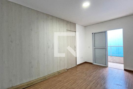 Suíte 1 de casa para alugar com 3 quartos, 333m² em Jardim Adriana, Guarulhos