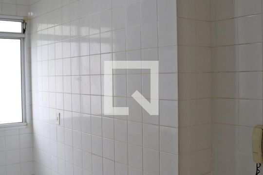 Cozinha e Área de Serviço de apartamento para alugar com 2 quartos, 44m² em Parque São Jorge, Campinas