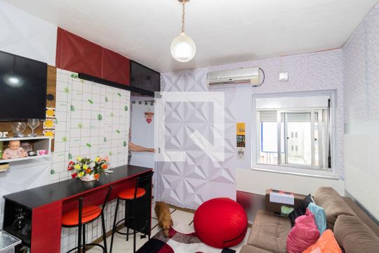 Apartamento à venda com 2 quartos, 44m² em Guajuviras, Canoas