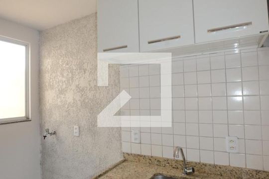 Cozinha de apartamento para alugar com 1 quarto, 25m² em Irajá, Rio de Janeiro