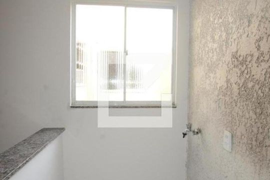 Cozinha de apartamento para alugar com 1 quarto, 25m² em Irajá, Rio de Janeiro