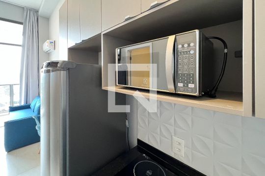 Cozinha de kitnet/studio à venda com 1 quarto, 27m² em Moema, São Paulo