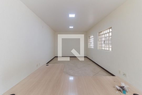 Sala 2 de casa para alugar com 3 quartos, 327m² em Vila Suissa, Mogi das Cruzes