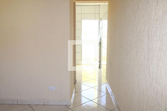 Corredor de casa para alugar com 2 quartos, 70m² em Jardim Tremembe, São Paulo