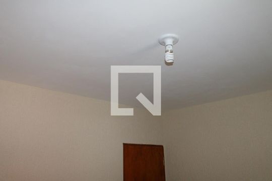 Quarto 1 de casa para alugar com 2 quartos, 70m² em Jardim Tremembe, São Paulo
