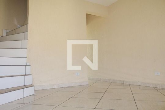 Sala de casa para alugar com 2 quartos, 70m² em Jardim Tremembe, São Paulo