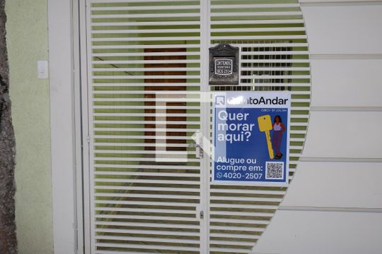 Fachada de casa para alugar com 2 quartos, 70m² em Jardim Tremembe, São Paulo