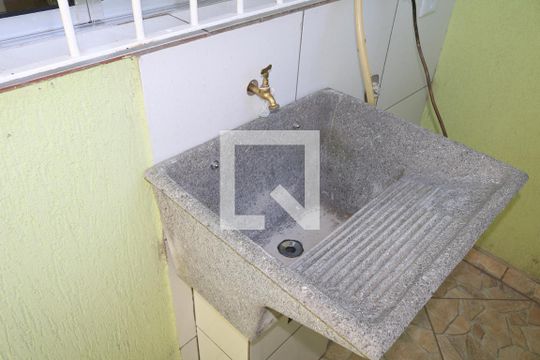 Área de Serviço de casa para alugar com 2 quartos, 70m² em Jardim Tremembe, São Paulo