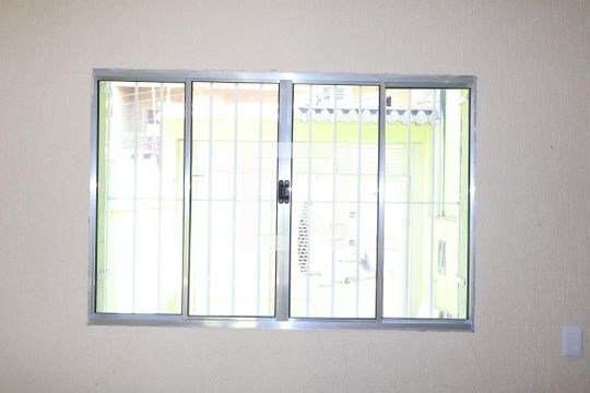 Sala de casa para alugar com 2 quartos, 70m² em Jardim Tremembe, São Paulo