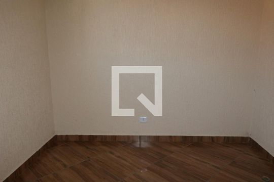 Quarto 1 de casa para alugar com 2 quartos, 70m² em Jardim Tremembe, São Paulo