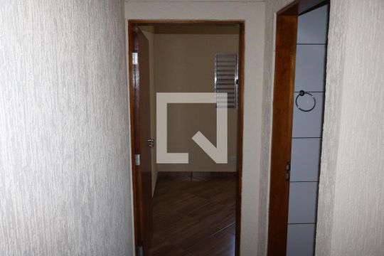 Quarto 1 de casa para alugar com 2 quartos, 70m² em Jardim Tremembe, São Paulo