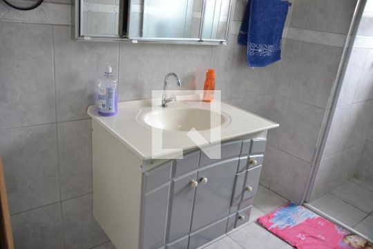 Banheiro 1 de casa à venda com 4 quartos, 180m² em Santo Antônio, São Caetano do Sul