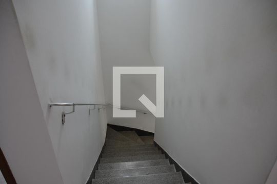 Escada de casa à venda com 4 quartos, 180m² em Santo Antônio, São Caetano do Sul