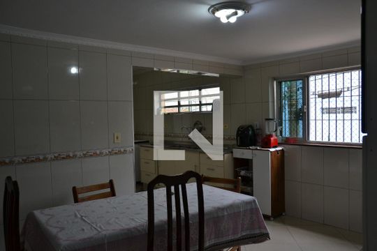 Cozinha casa 1 de casa à venda com 4 quartos, 180m² em Santo Antônio, São Caetano do Sul