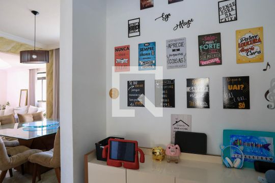 Corredor de apartamento para alugar com 3 quartos, 220m² em Cidade Nova, Belo Horizonte