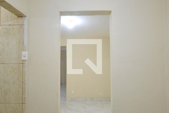 Cozinha  de casa para alugar com 1 quarto, 50m² em Vila Entre Rios, Belford Roxo