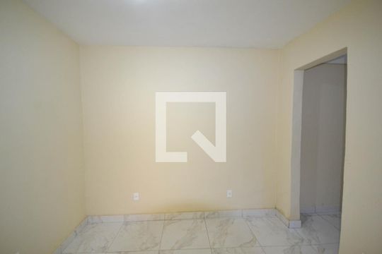 Sala de casa para alugar com 1 quarto, 50m² em Vila Entre Rios, Belford Roxo