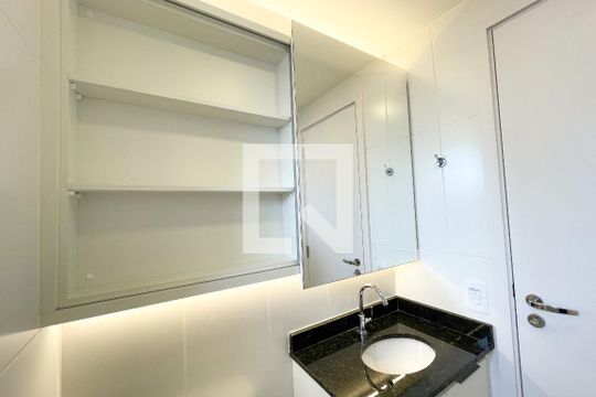 Banheiro de kitnet/studio à venda com 1 quarto, 26m² em Perdizes, São Paulo