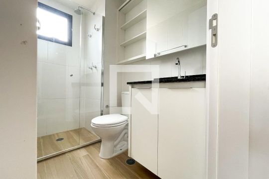Banheiro de kitnet/studio à venda com 1 quarto, 26m² em Perdizes, São Paulo