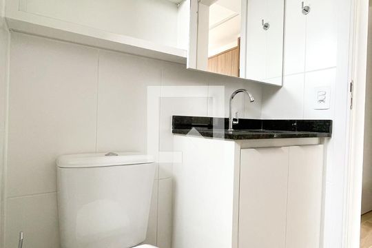 Banheiro de kitnet/studio à venda com 1 quarto, 26m² em Perdizes, São Paulo