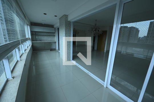 Varanda  de apartamento para alugar com 3 quartos, 127m² em Jardim Goiás, Goiânia