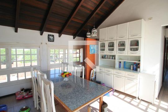 Churrasqueira de casa à venda com 5 quartos, 410m² em Harmonia, Canoas