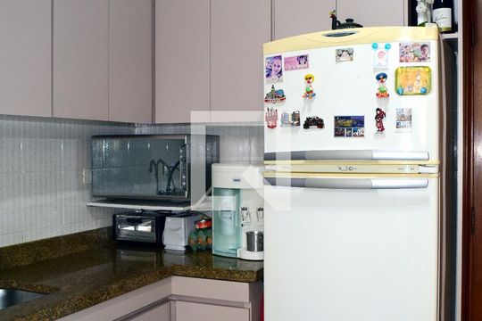 Cozinha de apartamento à venda com 2 quartos, 109m² em Vila Mariana, São Paulo