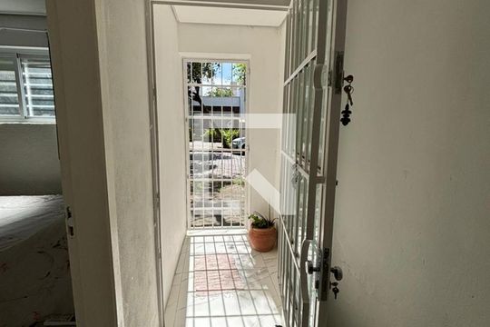 Casa à venda com 3 quartos, 295m² em Azenha, Porto Alegre